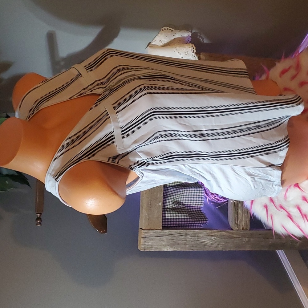 Candie's designed zipper pull tank top S NWOT - Picture 4 of 7